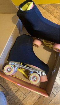 Roller skates - 5