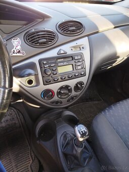 Ford Focus 1.6 - 5