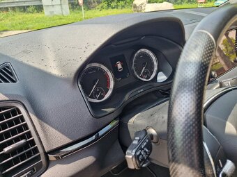 Skoda Karolína 2.0 TDi 110kw Sport line - 5