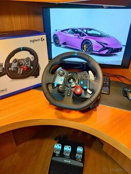 Volant a pedály od Logitech g29 - 5