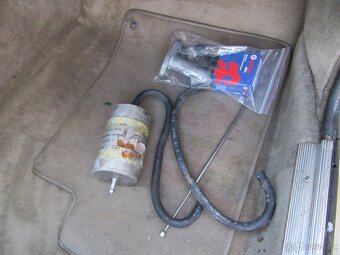 BMW 6 E24 635 CSI, dovoz CH, první maj., 152 tkm, r.v. 83 - 5