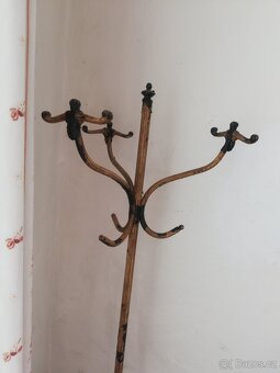 Litinový stojanový věšák - 5