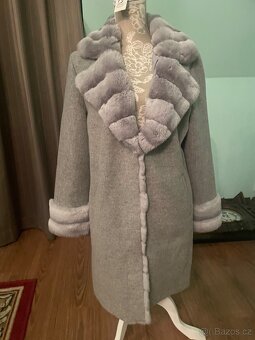 Nádherný nový kabátek s pravou kožešinou, velikost L - 5