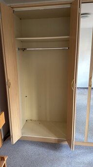 Šatní skříň 6 dveř. lámací dveře - 5