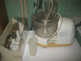 Prodám kuchynský robot mixér ETA Praktik-3024-TOP výbavě. - 5