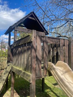 Dětské hřiště klouzačka, houpačka a stříška - 5