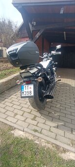 Suzuki Intruder M800 - 5
