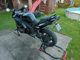 Triumph Sprint ST 1050 - 5