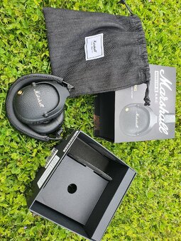 Marshall Monitor II A.N.C.
- 5
