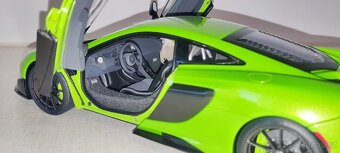 McLaren 675LT Autoart - 5