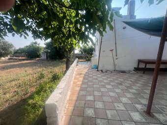 Vila 91m2, 3000m2 pozemek 12 minut od moře - 5