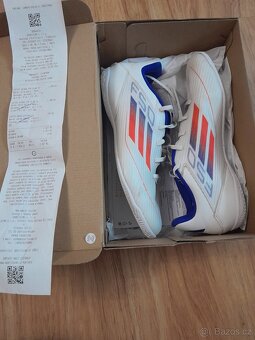 adidas F50 CLUB IN 42,5 - 5