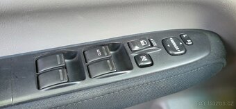 Subaru Forester SG5 2.0 116kW - 5
