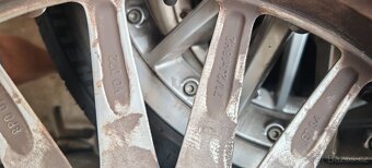 Prodám originál kola AUDI 18" včetně pneu - 5