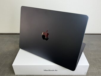 MacBook Air 13'' 2022 / M2 / 8GB / 256GB SSD / Midnight - - 5