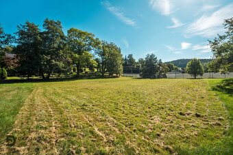 Prodej prostorného stavebního pozemku v Přívratě  1 783 m - 5