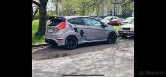 Ford fiesta - 5