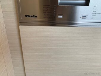 KUCHYŃ MIELE..... ZÁNOVNÍ - 5