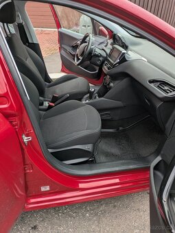 Peugeot 208 1.2 PT 82k (60 kW) - automat 26 000km - 5