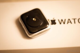 Apple Watch SE 40 mm – Silver + Nike Sport řemínek - 5