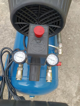 Olejový kompresor Workzone, 2-válcový, 50L, 10 bar, - 5