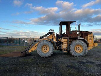 Čelní nakladač CATERPILLAR 930H, ROK 2011 - 5