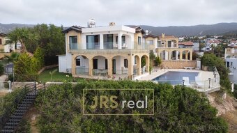 Prodej vila, 320 m2 s pozemkem o 1 338 m2, ev.č. 19006JV - 5