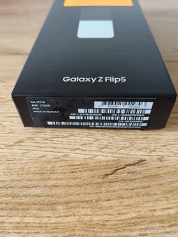 Samsung Galaxy Z Flip5 - 5