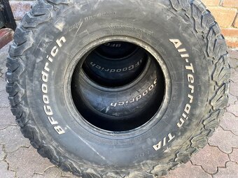 35x12,5 r15 Bfgoodrich all teraine 6x139.7 - 5