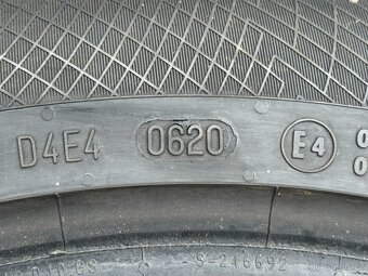 245/45 R19 - 5