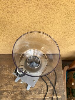 Obchodní mlýnek na kávu Eureka Drogheria MCD4 65mm - 5