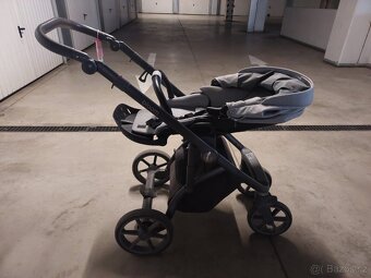 Kočárek Roan Bloom s příslušenstvím a autosedačka BeSafe - 5