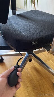 Ergonomická kancelářská židle LD-Seating pro vyšší lidi - 5