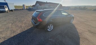 VOLVO V60 2.0 D3 5V 120KW MOMENTUM - 5