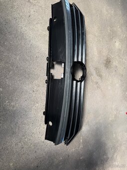 Maska Passat B8 - 5
