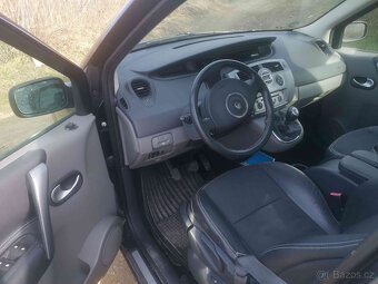 Renault Grand Scenic 2,0i - 5