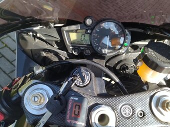 Yamaha YZF R1 - 5