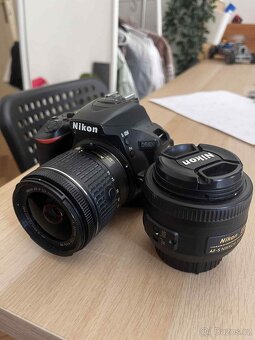 Nikon D5600 + Nikon 18-35mm f/3.5-5.6 a Nikon 35mm f/1.8 - 5