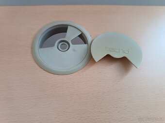 Kancelářský stůl Zn. Techo - 5