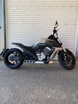 LFC 700 - Štříbrná - Předváděcí motocykl - 5