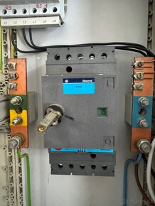 Rozvaděče, vypínače + jističe 380V - 5