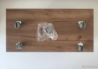 Televizní skříňka TV stolek na kolečkách 73 cm - 5