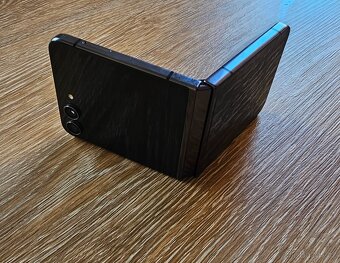 Prodám Samsung Galaxy Z Flip 5 – 512 GB, černý, JAKO NOVÝ - 5