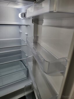 stříbrnošedá lednice 170cm, 3šuplíky v mrazáku - 5