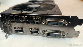 ASUS ROG STRIX RX 570 4 GB - 5