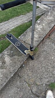 Prodám koloběžku NATIVE STEM zlatou - 5