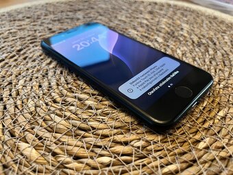 Prodám iPhone SE 2022 128GB black, TOP stav CZ - 5
