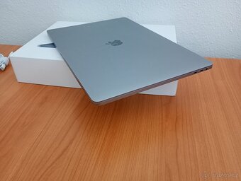 MacBook Pro 16" i7 2,6 32 RAM 512 SSD - Jako nový - 5