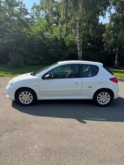 PEUGEOT 206 + - 5