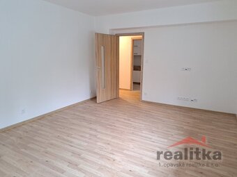 Pronájem luxusního bytu 3+1, s balkónem, 77m2, Opava, ul. Hr - 5